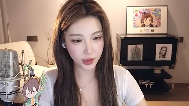 Ginny-bb online show from March 13, 2025, 5:18 pm