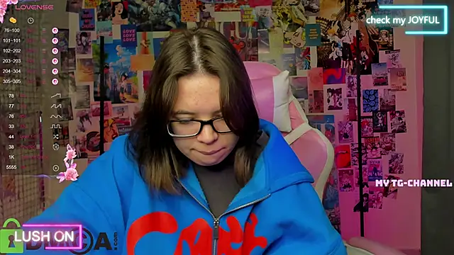 Snapshot of Chio_Mio chatting on September 20, 2025, 2:12 am Chio Mio online show from September 20, 2025, 2:12 am