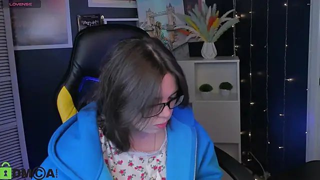 Snapshot of Chio_Mio chatting on September 21, 2025, 2:02 am Chio Mio online show from September 21, 2025, 2:02 am