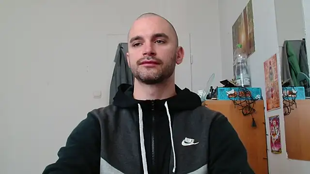 OskarBreno online show from May 23, 2026, 7:13 am