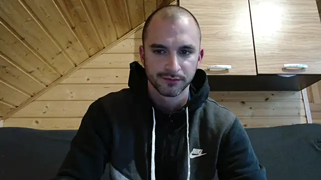 OskarBreno online show from June 11, 2026, 5:44 pm
