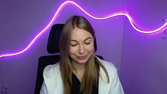 Snapshot of Dana_flowers chatting on October 2, 2025, 5:14 am Dana flowers online show from October 2, 2025, 5:14 am