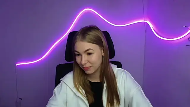 Snapshot of Dana_flowers chatting on October 3, 2025, 5:15 am Dana flowers online show from October 3, 2025, 5:15 am