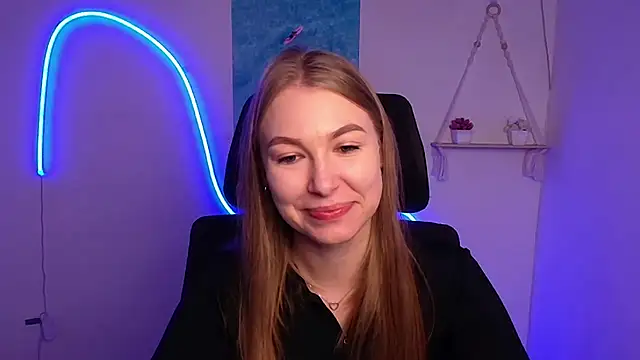 Snapshot of Dana_flowers chatting on October 23, 2025, 5:29 am Dana flowers online show from October 23, 2025, 5:29 am