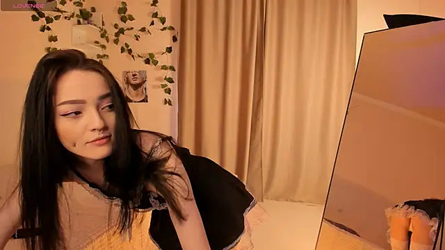 Snapshot of Bella__Faith chatting on March 16, 2025, 5:36 am Bella  Faith online show from March 16, 2025, 5:36 am