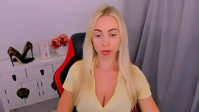 MargaritaRose online show from May 5, 2026, 5:21 pm