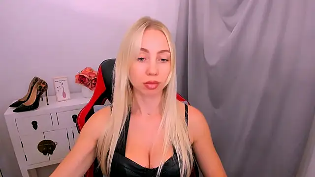 MargaritaRose online show from June 8, 2026, 3:56 pm