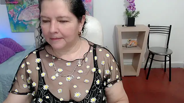 leonela 69 online show from March 15, 2025, 12:25 am