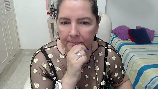 leonela 69 online show from May 21, 2026, 3:13 am