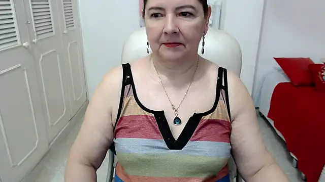leonela 69 online show from June 15, 2026, 9:50 pm