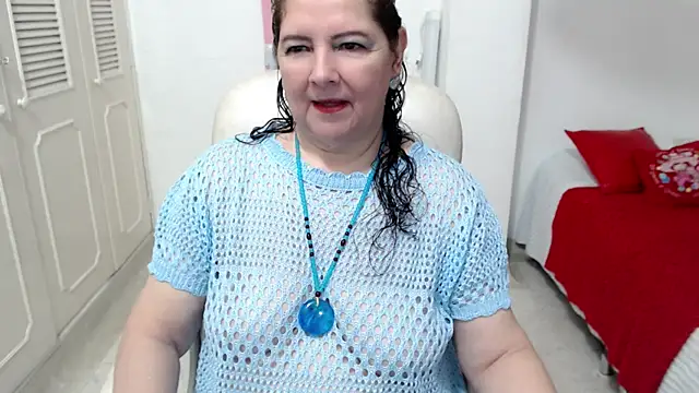 leonela 69 online show from June 19, 2026, 11:30 pm
