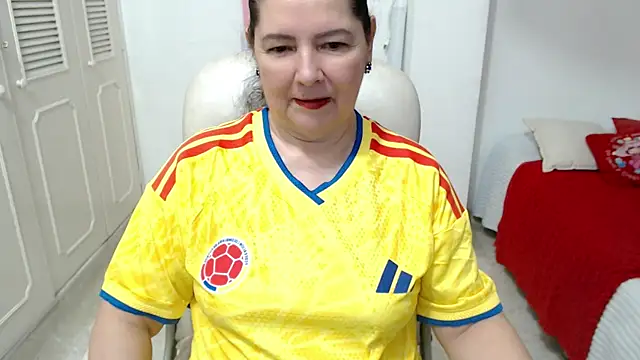 leonela 69 online show from June 28, 2026, 1:55 am