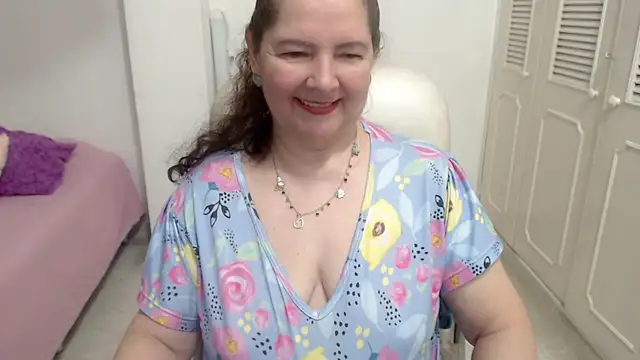 leonela 69 online show from July 9, 2026, 11:31 pm