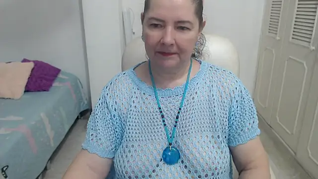 leonela 69 online show from July 10, 2026, 11:29 pm