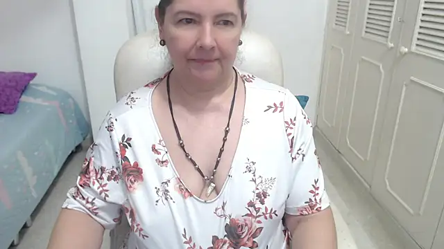 leonela 69 online show from July 15, 2026, 11:48 am