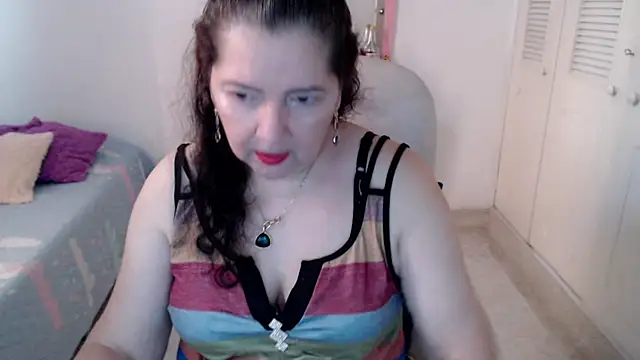 leonela 69 online show from July 24, 2026, 10:08 pm