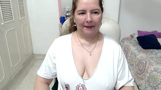 leonela 69 online show from August 3, 2026, 9:04 am