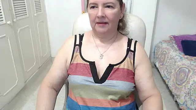leonela 69 online show from August 5, 2026, 11:50 pm
