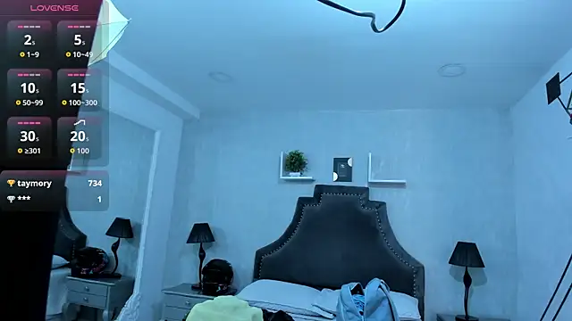 EmiliaRose  online show from October 17, 2025, 9:17 pm