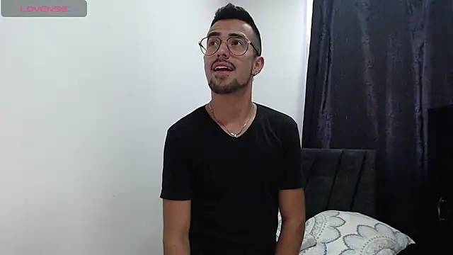 Demian val online show from February 11, 2025, 9:03 pm