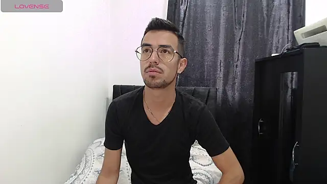 Demian val online show from March 7, 2025, 2:23 pm