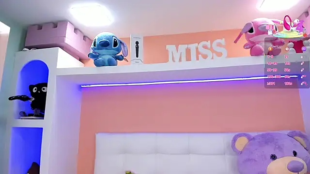 Snapshot of miss___megan chatting on March 18, 2025, 5:52 am miss   megan online show from March 18, 2025, 5:52 am