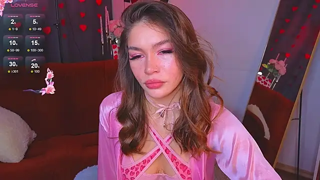 Snapshot of Caroline__Brown chatting on February 13, 2025, 2:23 am Caroline  Brown online show from February 13, 2025, 2:23 am