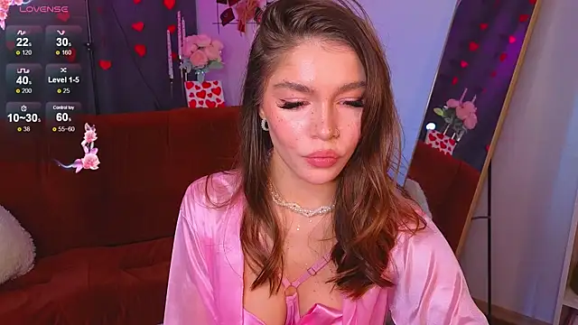 Snapshot of Caroline__Brown chatting on February 14, 2025, 5:09 am Caroline  Brown online show from February 14, 2025, 5:09 am