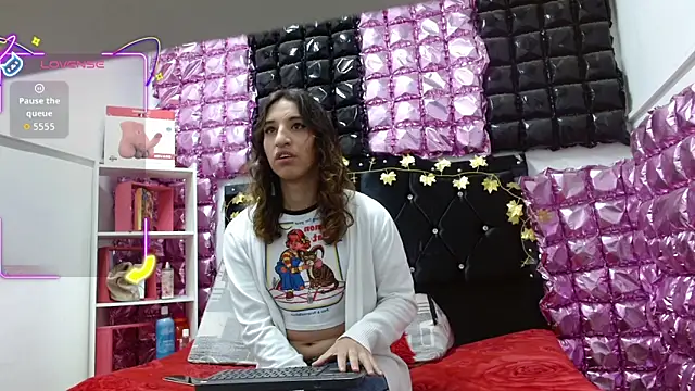 Snapshot of poisondost_hot chatting on September 17, 2025, 11:12 am poisondost hot online show from September 17, 2025, 11:12 am