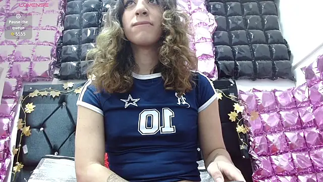 Snapshot of poisondost_hot chatting on September 21, 2025, 11:45 am poisondost hot online show from September 21, 2025, 11:45 am