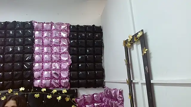 Snapshot of poisondost_hot chatting on September 24, 2025, 12:08 pm poisondost hot online show from September 24, 2025, 12:08 pm