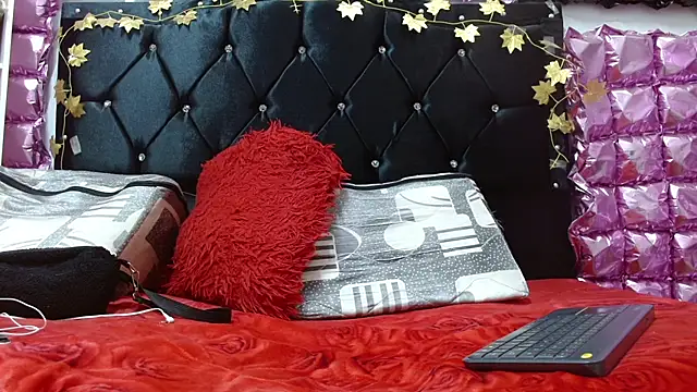 Snapshot of poisondost_hot chatting on September 28, 2025, 12:32 pm poisondost hot online show from September 28, 2025, 12:32 pm