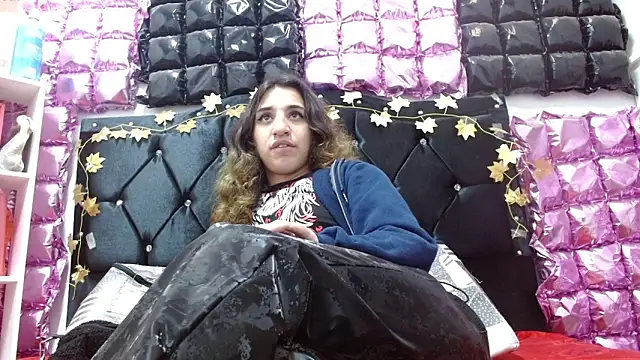 Snapshot of poisondost_hot chatting on October 4, 2025, 11:52 am poisondost hot online show from October 4, 2025, 11:52 am