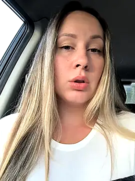 Snapshot of Mona_Plus chatting on October 2, 2025, 6:53 am Mona Plus online show from October 2, 2025, 6:53 am