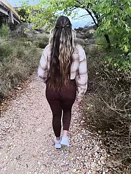 Snapshot of Mona_Plus chatting on October 11, 2025, 2:59 pm Mona Plus online show from October 11, 2025, 2:59 pm