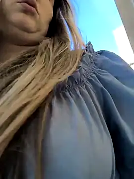 Snapshot of Mona_Plus chatting on February 14, 2026, 10:12 am Mona Plus online show from February 14, 2026, 10:12 am