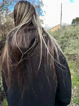 Snapshot of Mona_Plus chatting on March 7, 2026, 9:17 am Mona Plus online show from March 7, 2026, 9:17 am