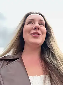 Snapshot of Mona_Plus chatting on March 21, 2026, 10:20 am Mona Plus online show from March 21, 2026, 10:20 am