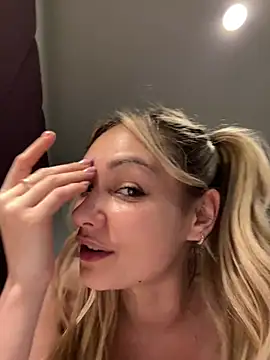 skyemorgan01 online show from January 11, 2026, 5:12 am