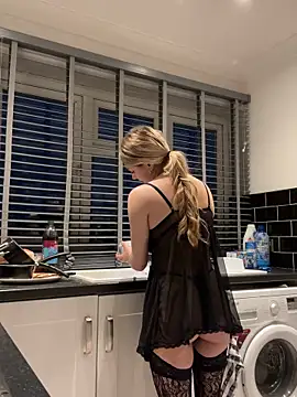 skyemorgan01 online show from February 7, 2026, 5:38 pm