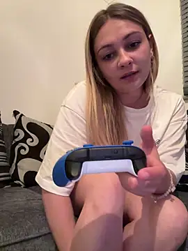 skyemorgan01 online show from May 1, 2026, 11:20 pm