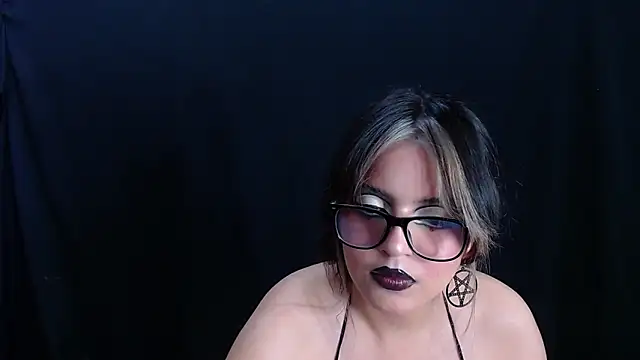 Snapshot of scarleth_shadow chatting on March 10, 2025, 1:01 am scarleth shadow online show from March 10, 2025, 1:01 am