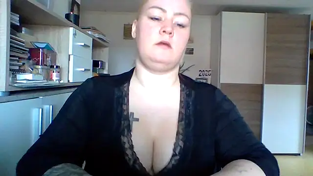 mrs-saphiir online show from February 15, 2025, 9:27 am