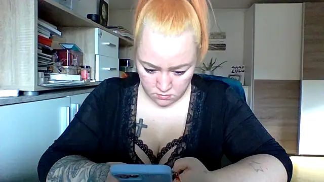 mrs-saphiir online show from February 16, 2025, 2:00 pm