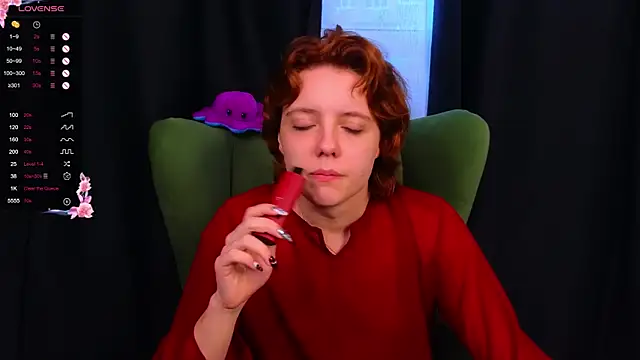 AmyGuerrero online show from September 11, 2025, 1:44 pm