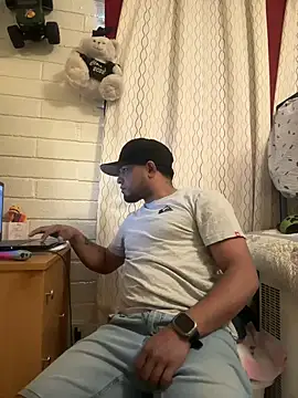 guajiro276565 online show from March 4, 2025, 9:43 pm