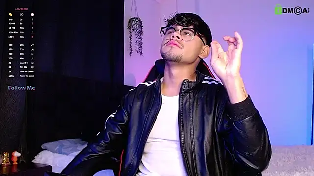 Snapshot of isaac-saenz chatting on October 14, 2025, 11:05 pm isaac-saenz online show from October 14, 2025, 11:05 pm