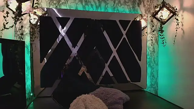 charlotte bluee online show from October 2, 2025, 6:59 pm