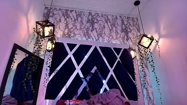 charlotte bluee online show from February 5, 2026, 6:34 pm