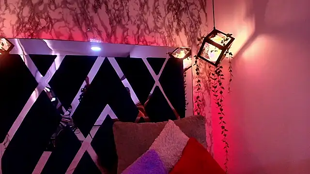 charlotte bluee online show from February 8, 2026, 7:39 pm